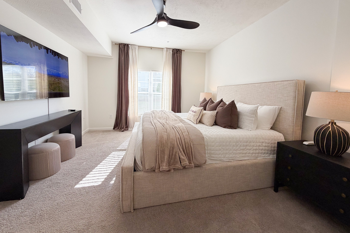 Maroon and Oak 1878 — vacation rental by Stay'ca, photo 9