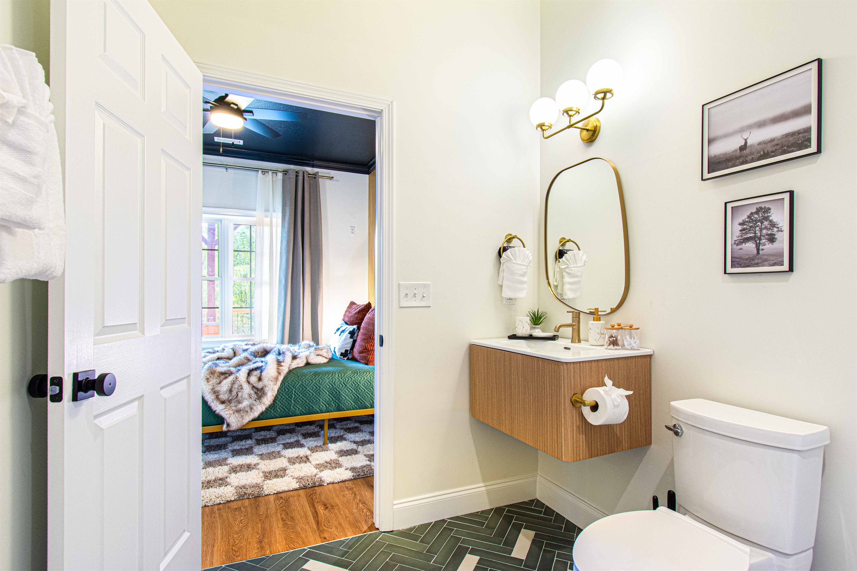 Step into luxury in our brand new ensuite bathroom, featuring a stunning artistic tile floor and a beautifully designed shower! 🛁✨ It’s the perfect blend of style and comfort, creating your own private oasis for relaxation. Indulge in the details! 🌟