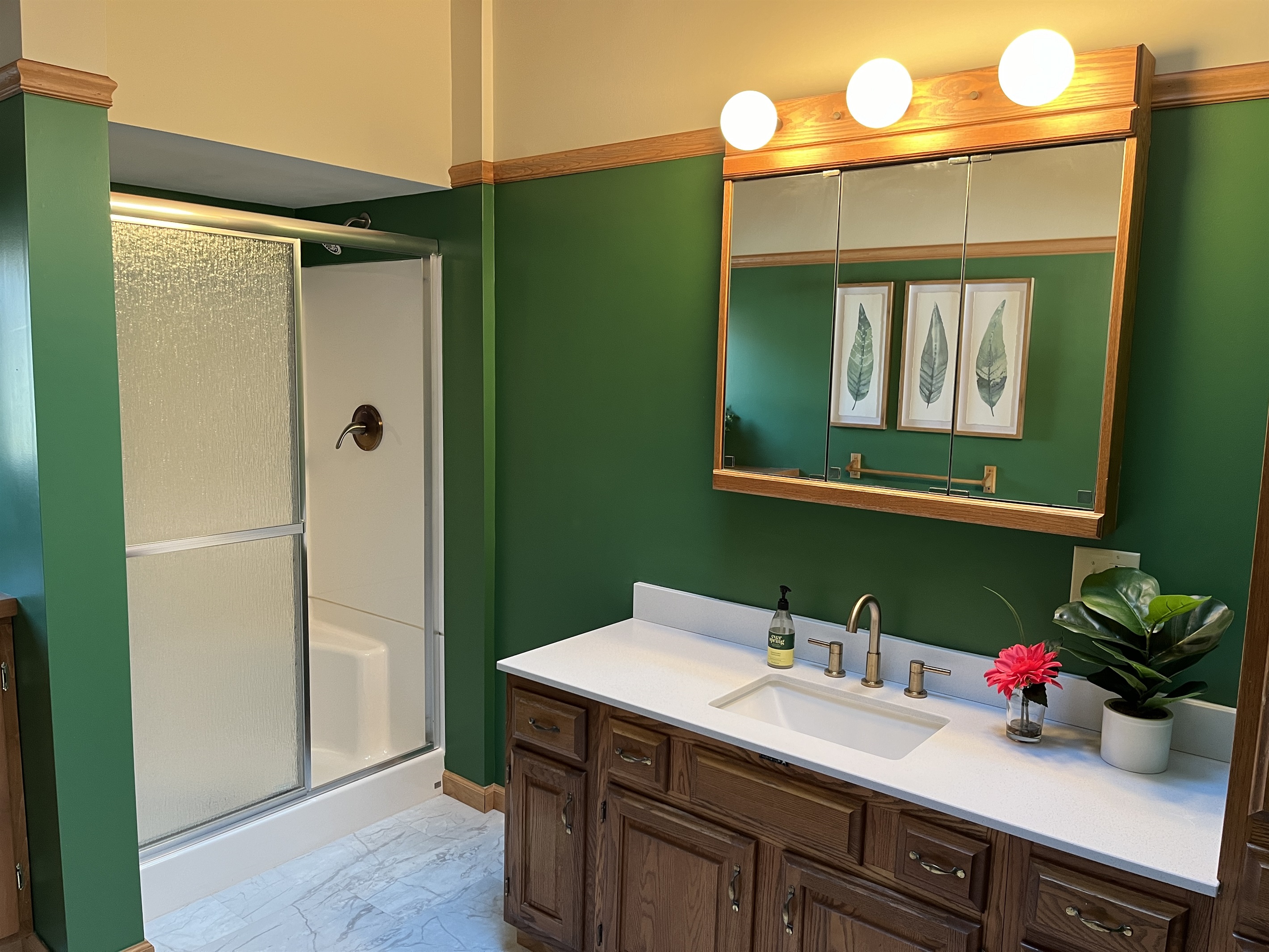 Camp Havon 2nd floor full bathroom with large shower.