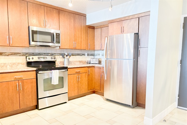 chef's kitchen, fully equipped