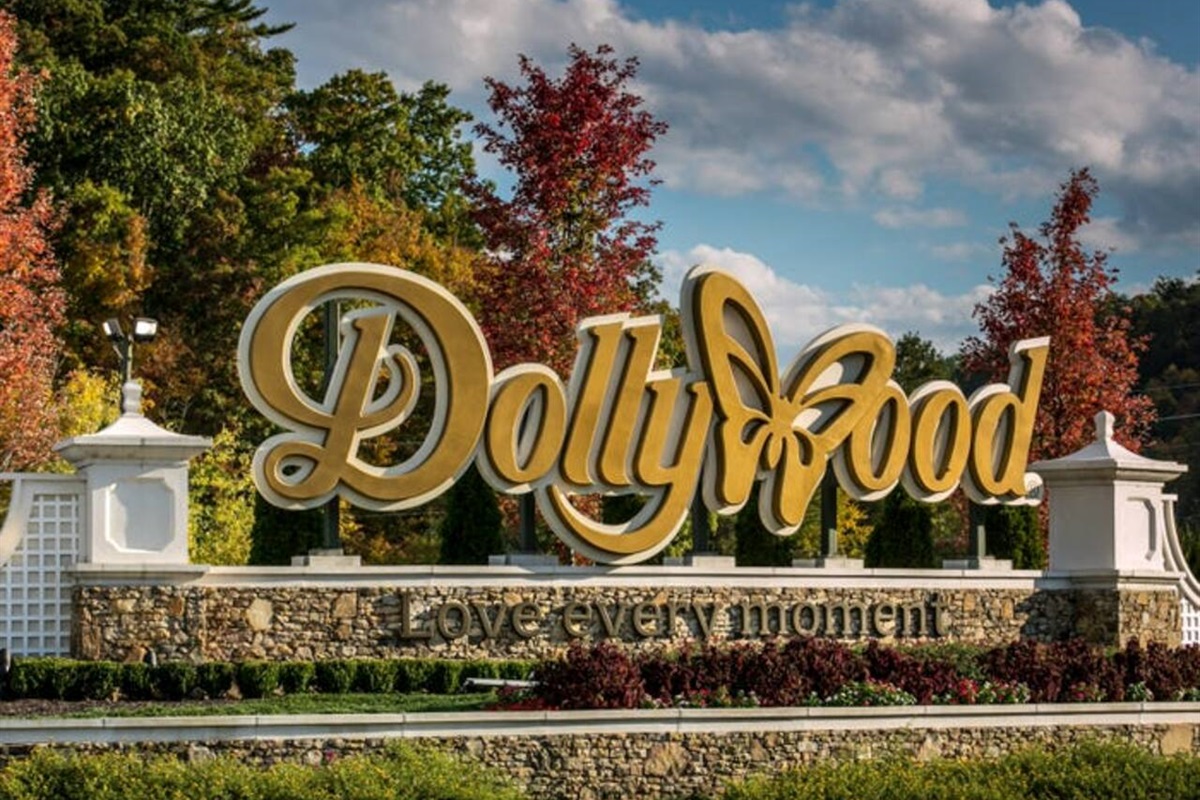 2 turns from Dollywood Theme park!