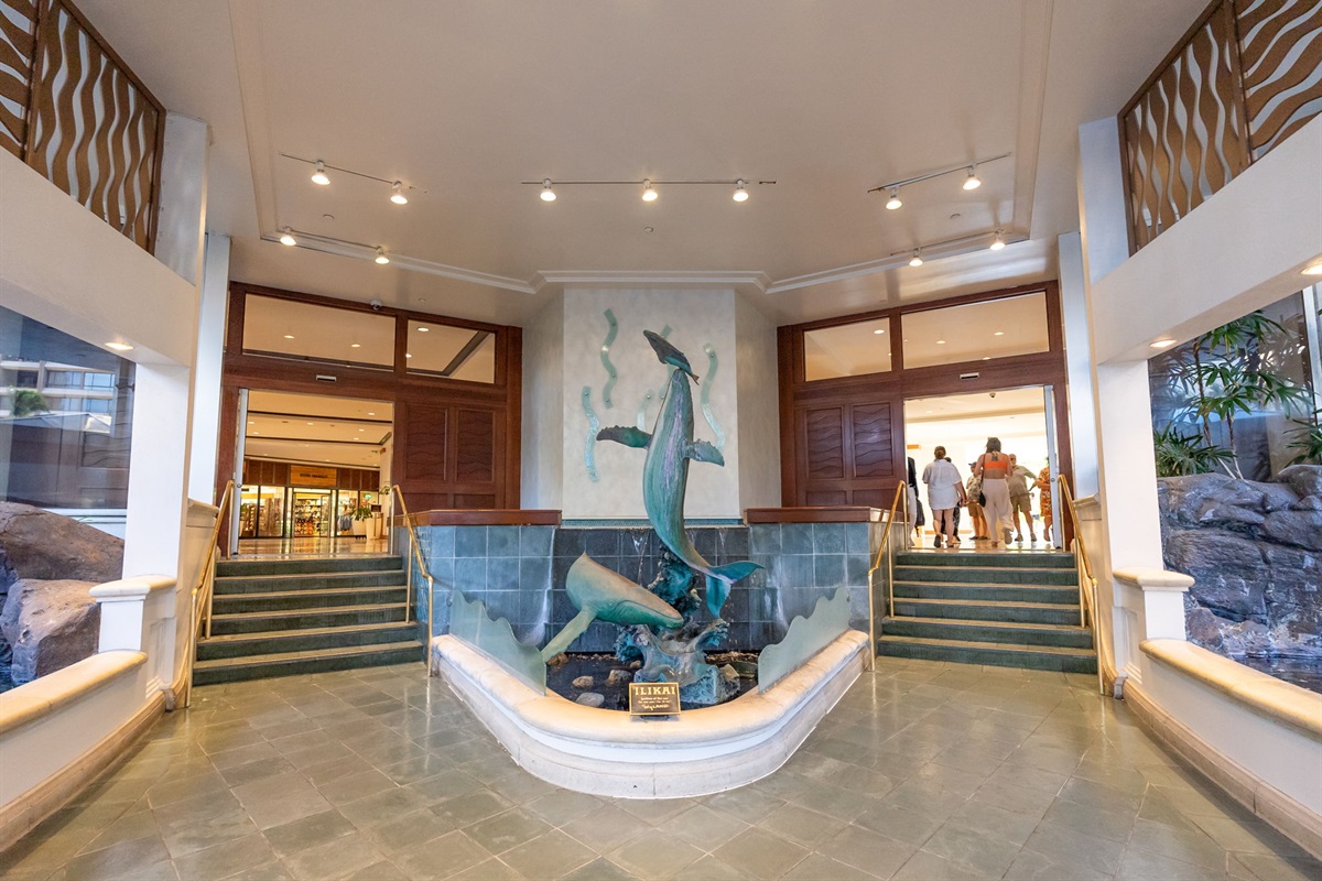 Lobby entrance to the Ilikai Hotel