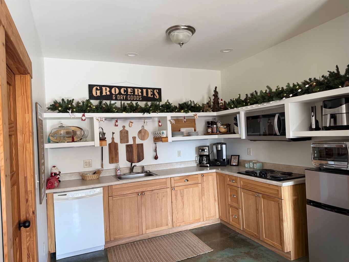 Holiday Décor in the Kitchen
