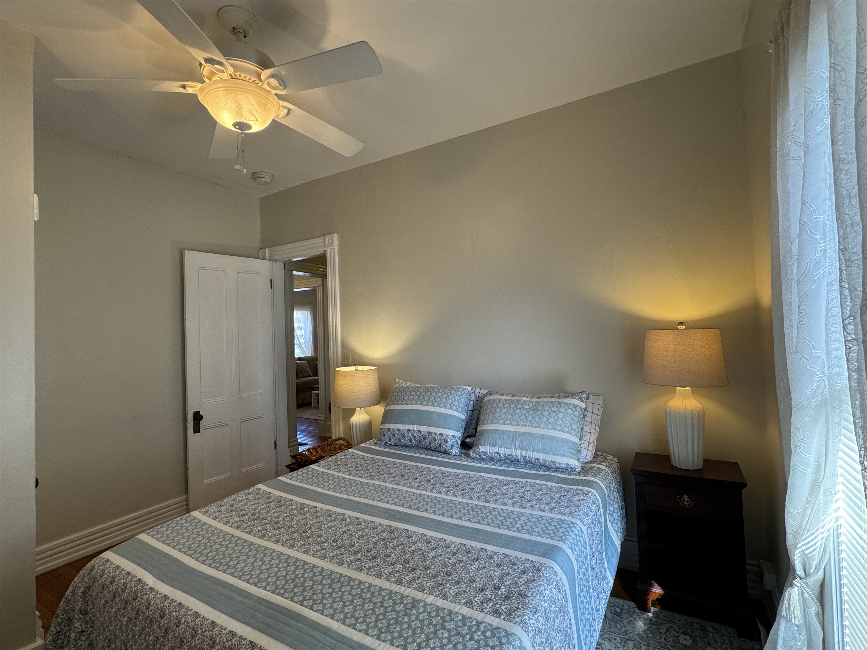 Queen bedroom just off main hallway