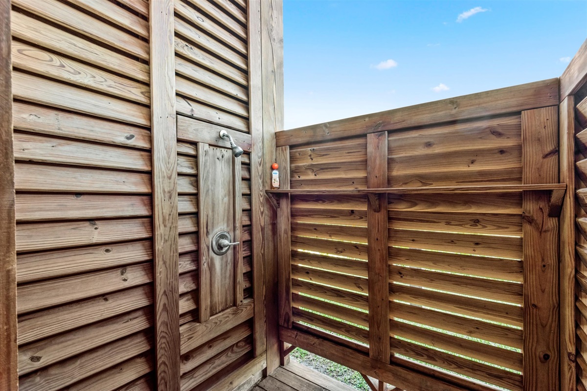32dc5d7ec85443e68363640d75e881ed Large | Beachhouse | Texas | TX | Vacation Homes | Galveston | Crystal Beach | Kokomo | Breezy Days | Beachfront Elegance | Sunrise Serenity | Southern Sands Property Management, LLC