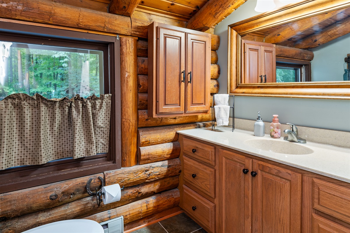 Bedroom #1 Ensuite full bathroom