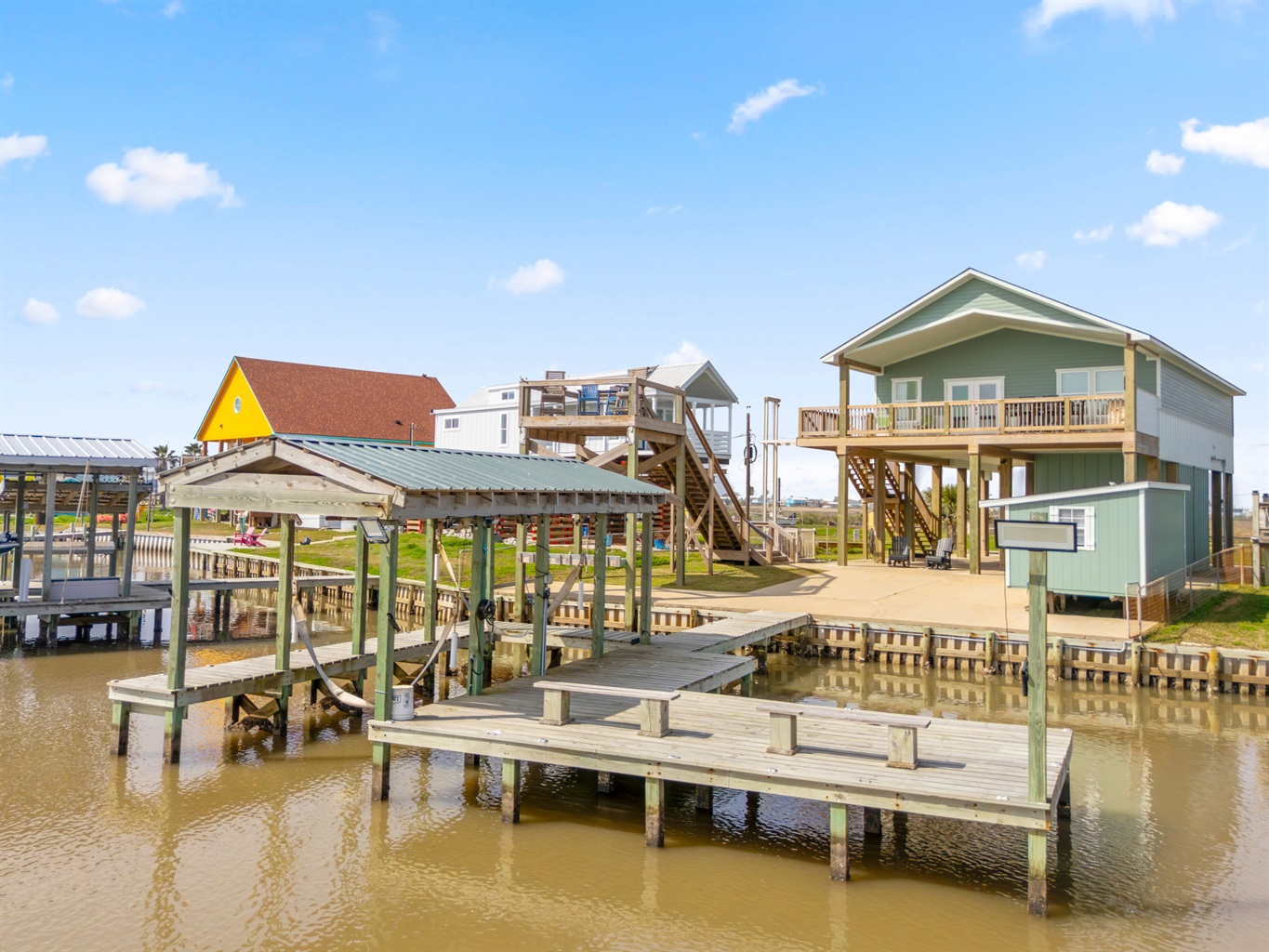 Pier/boat house