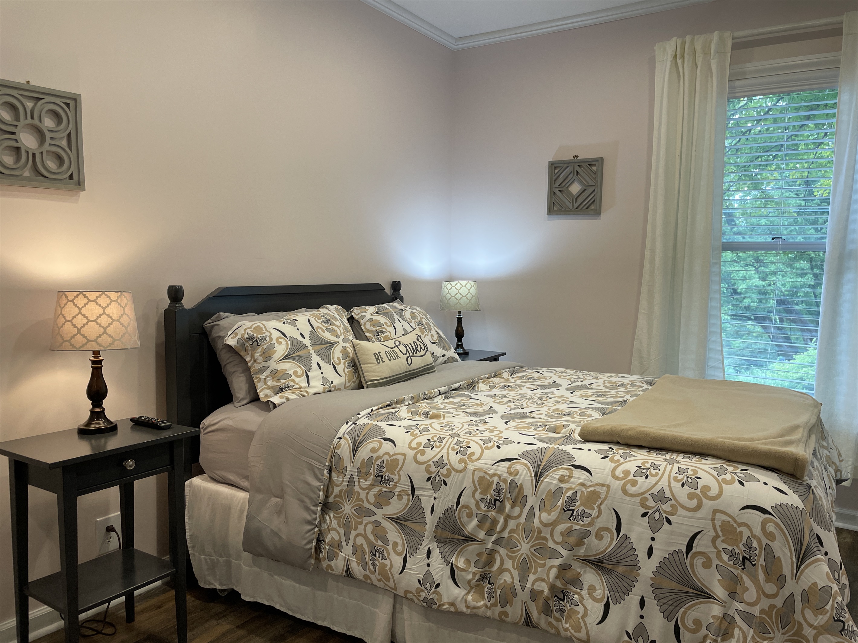 1st floor 2-room suite