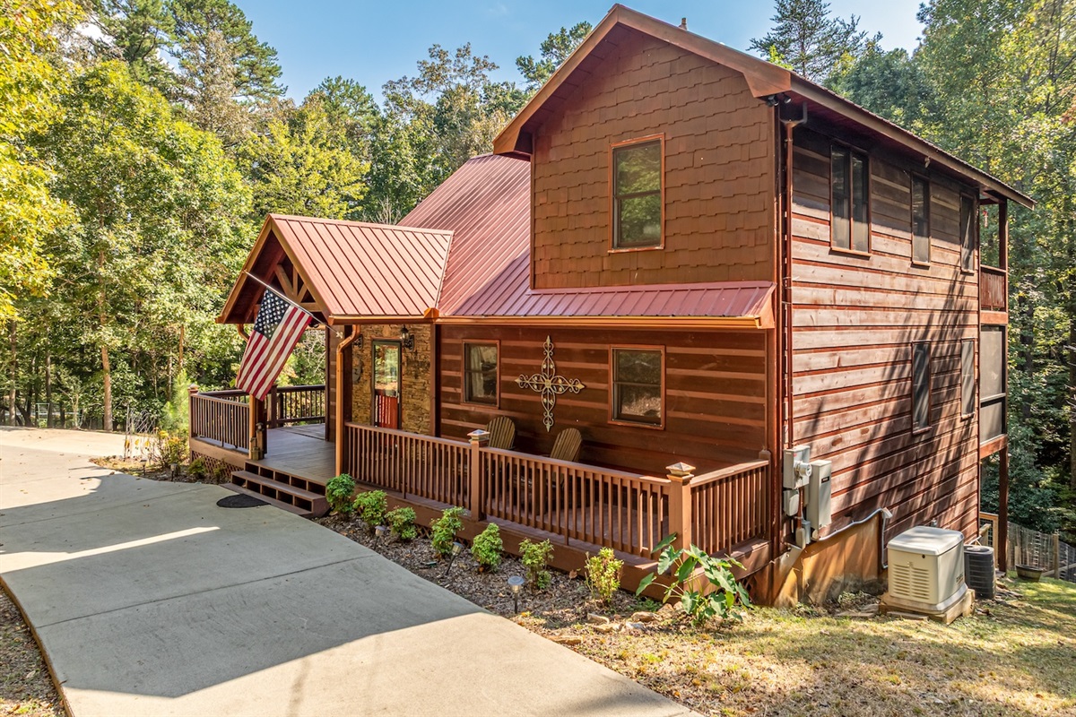 We love our second home and we wish you an absolutely fantastic time! Looking for a workout or a swim in the heated olympic size pool - the resorts Rec center is only a few minutes down the road. Bring your tennis or pickle ball rackets!
