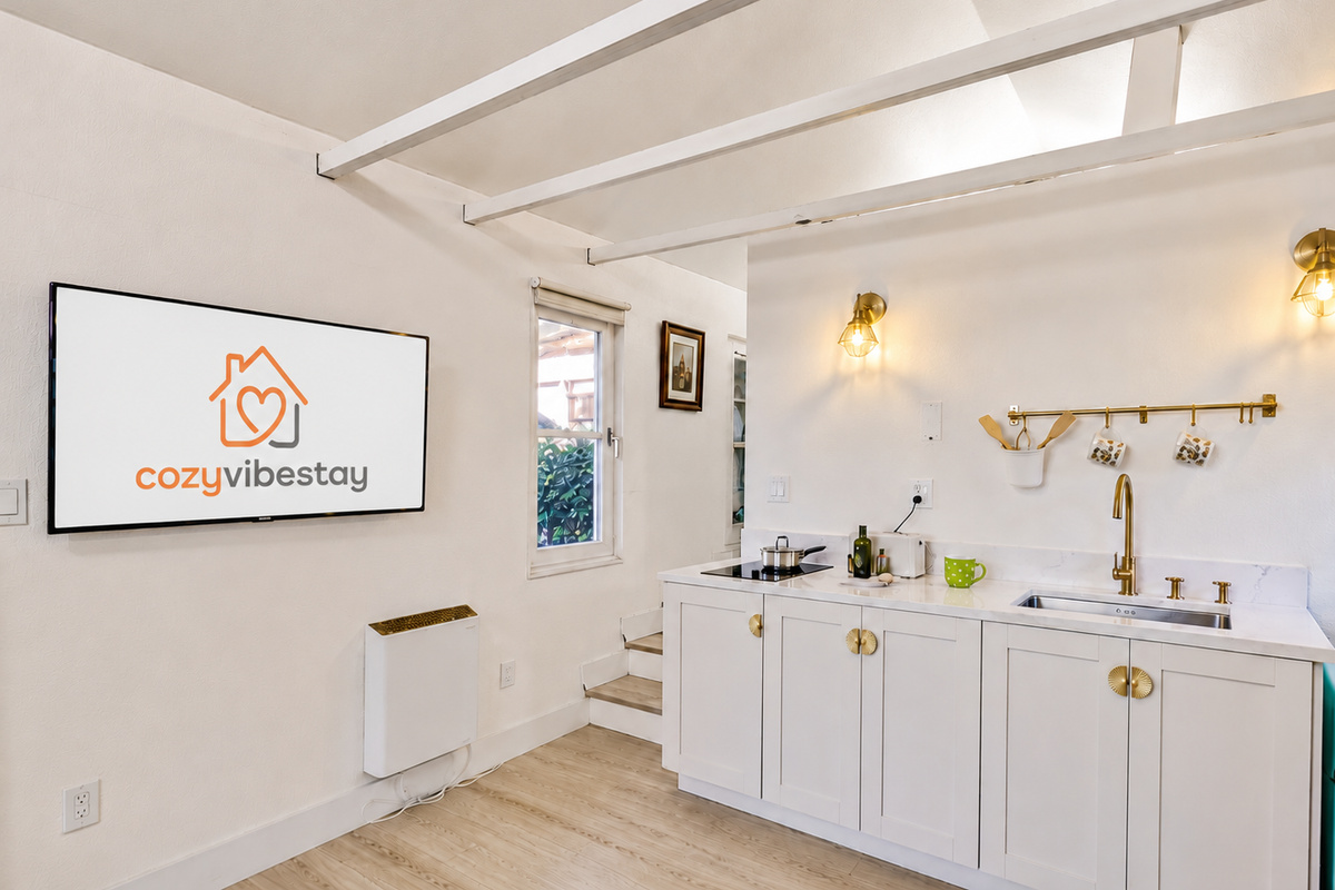 Stylish kitchenette with modern amenities. 🌿