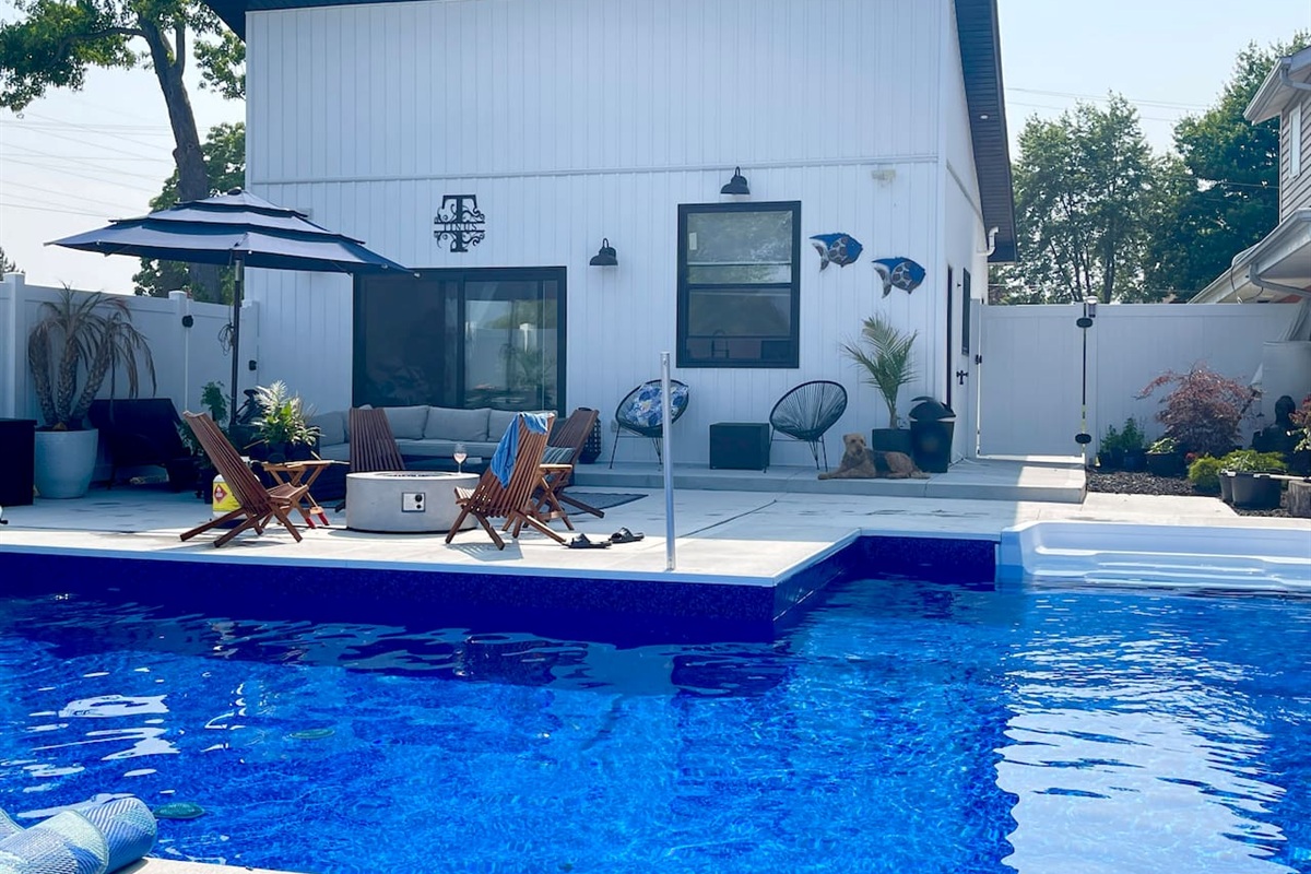 Pool with gym open from May 15-Sept 20