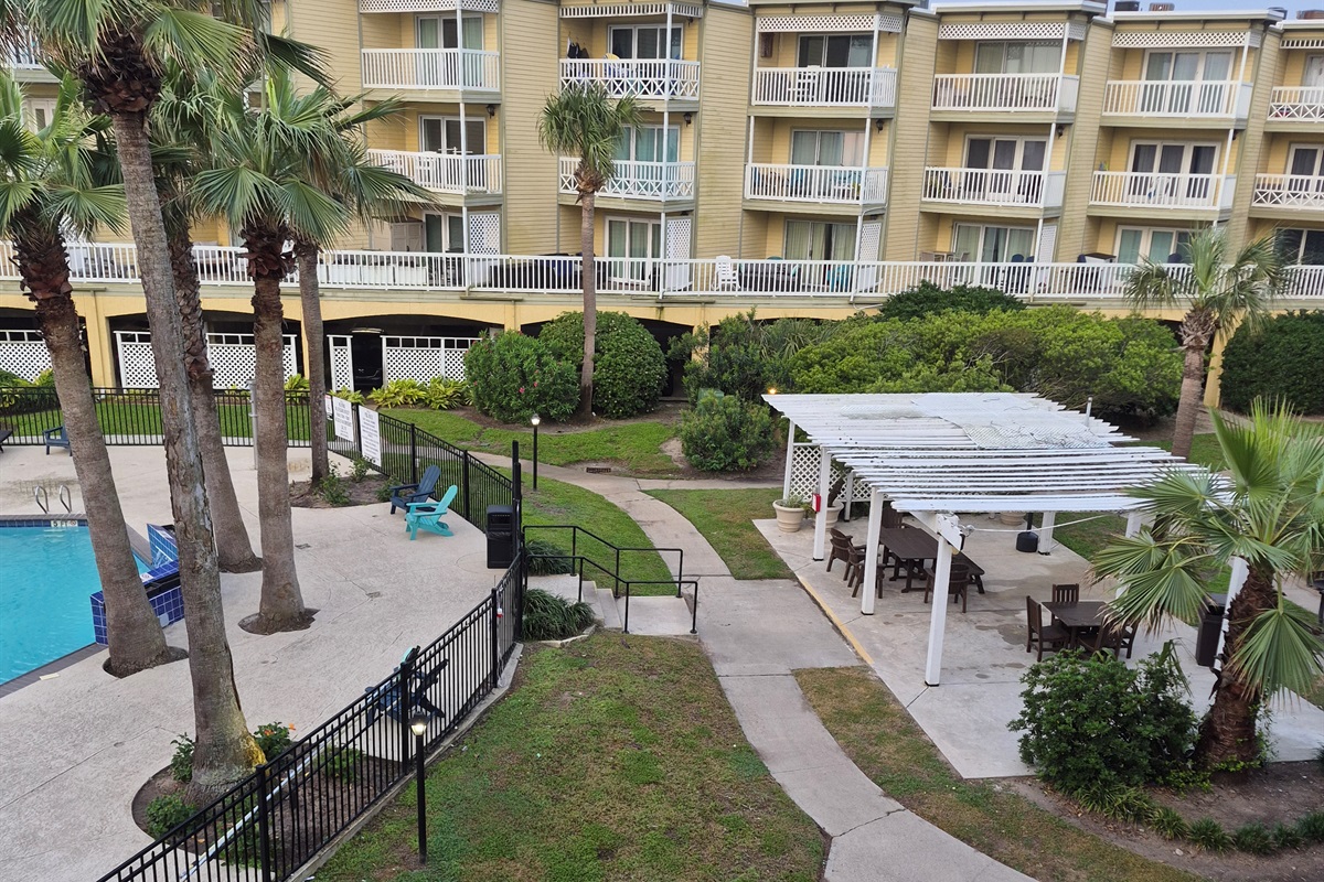 Picnic area - there are several of these at the complex - even a fish cleaning station for the angler in your group.