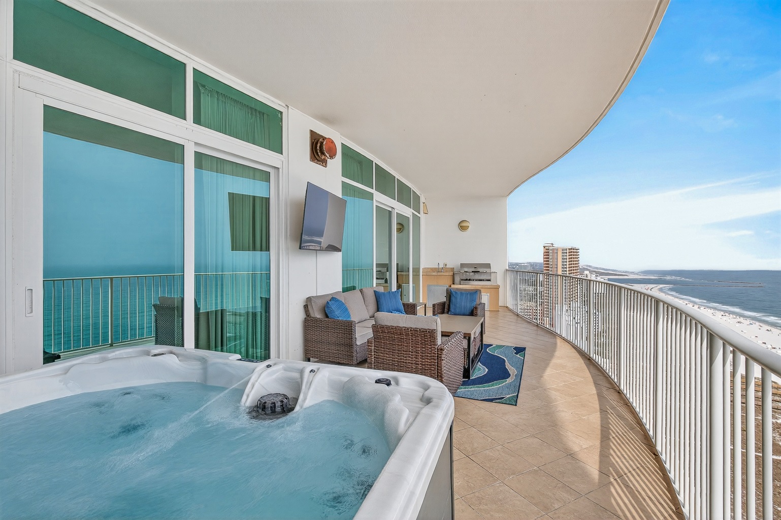 Private balcony, hot tub, TV