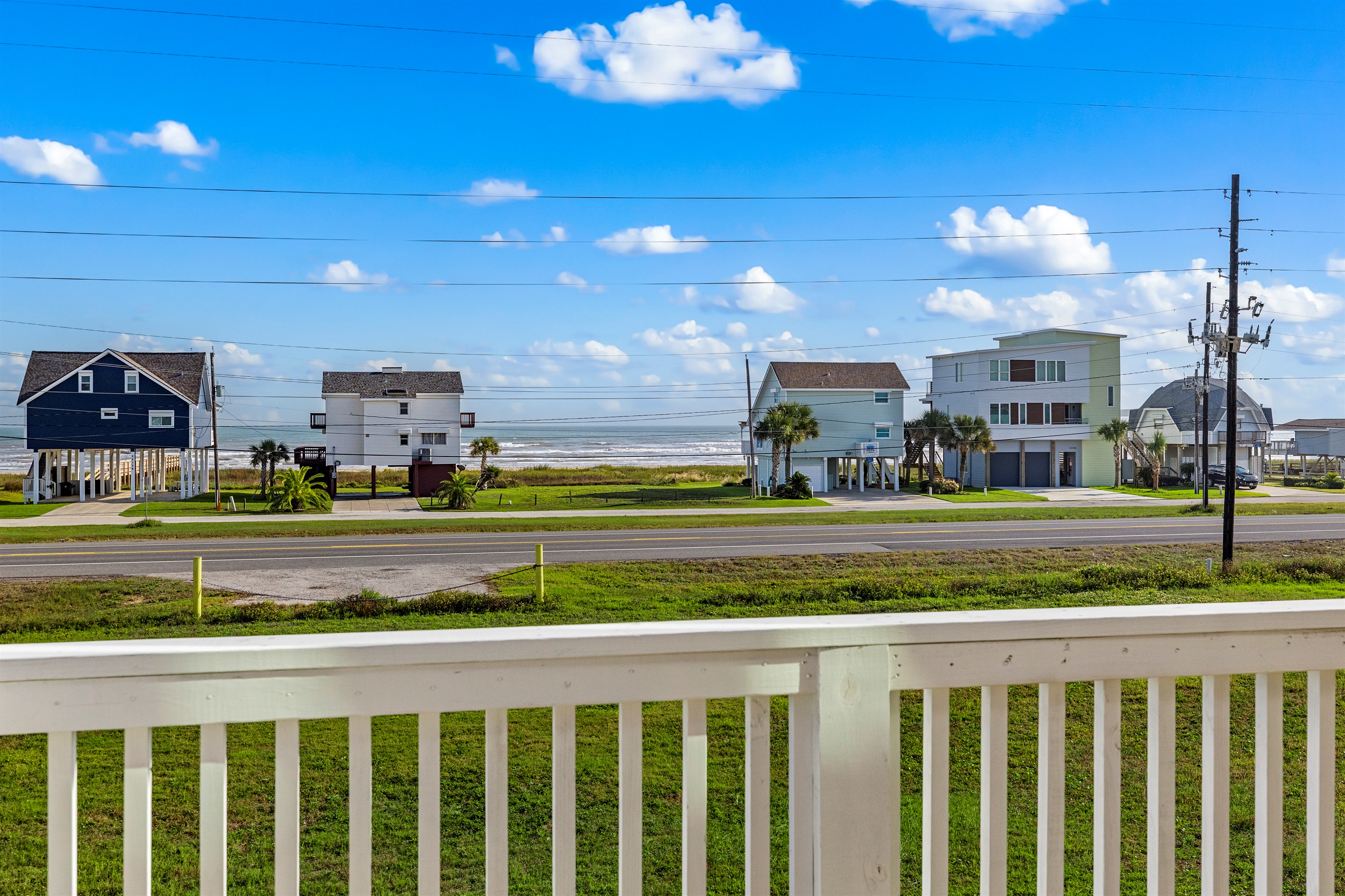 Beautiful, unobstructed ocean views! Beach access is a 3 minute walk! You'll have your toes in the sand in no time.