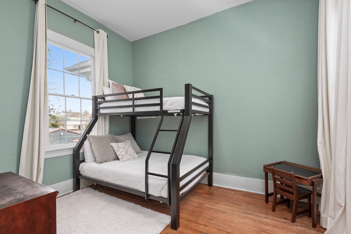 334d20b707544f5ca367ace973b02162 Large | Beachhouse | Texas | TX | Vacation Homes | Galveston | Crystal Beach | Kokomo | Breezy Days | Beachfront Elegance | Sunrise Serenity | Southern Sands Property Management, LLC