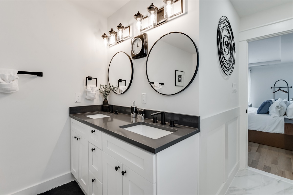 3rd Level Ensuite Full Bathroom