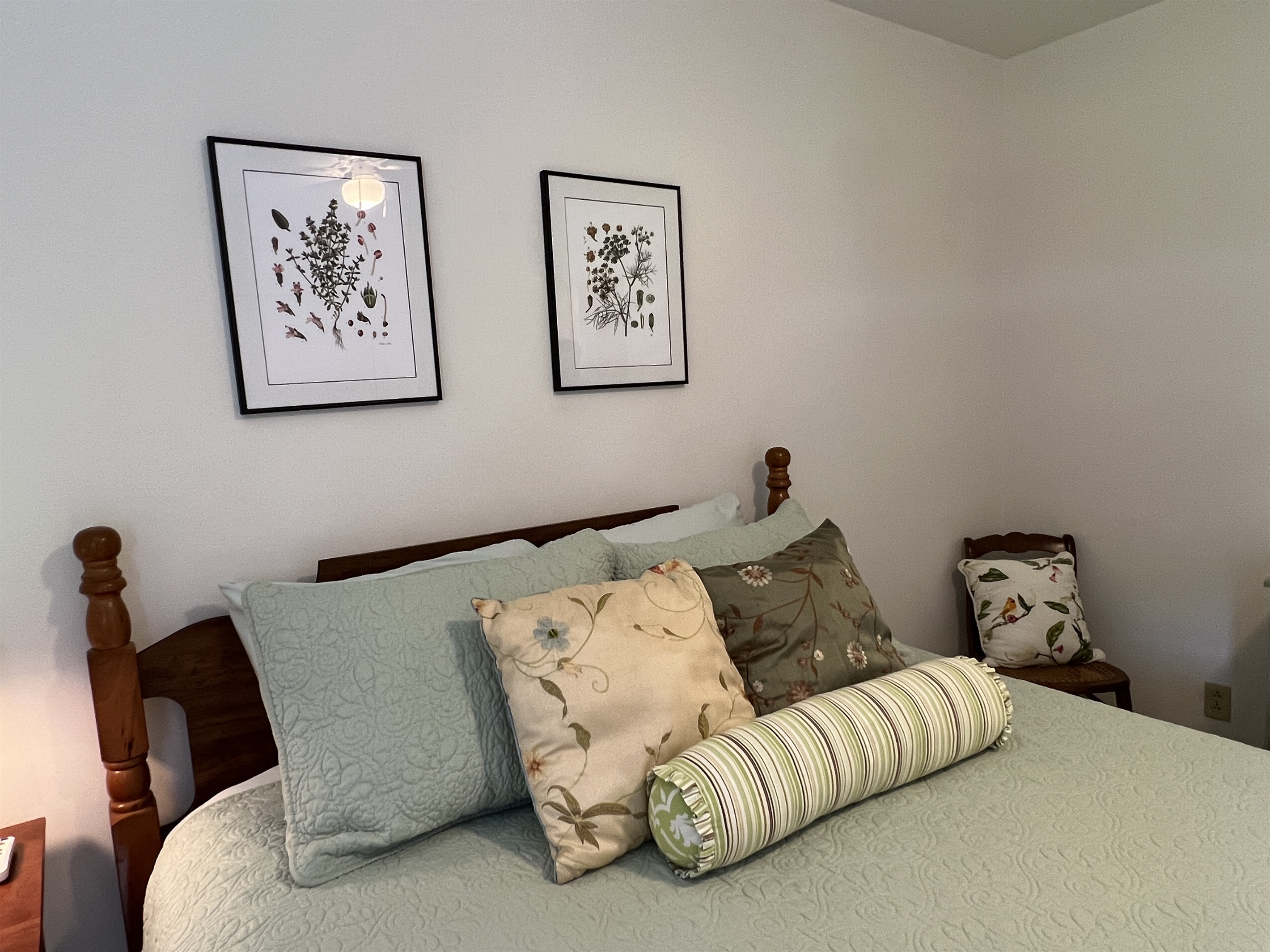 Queen bedroom #2