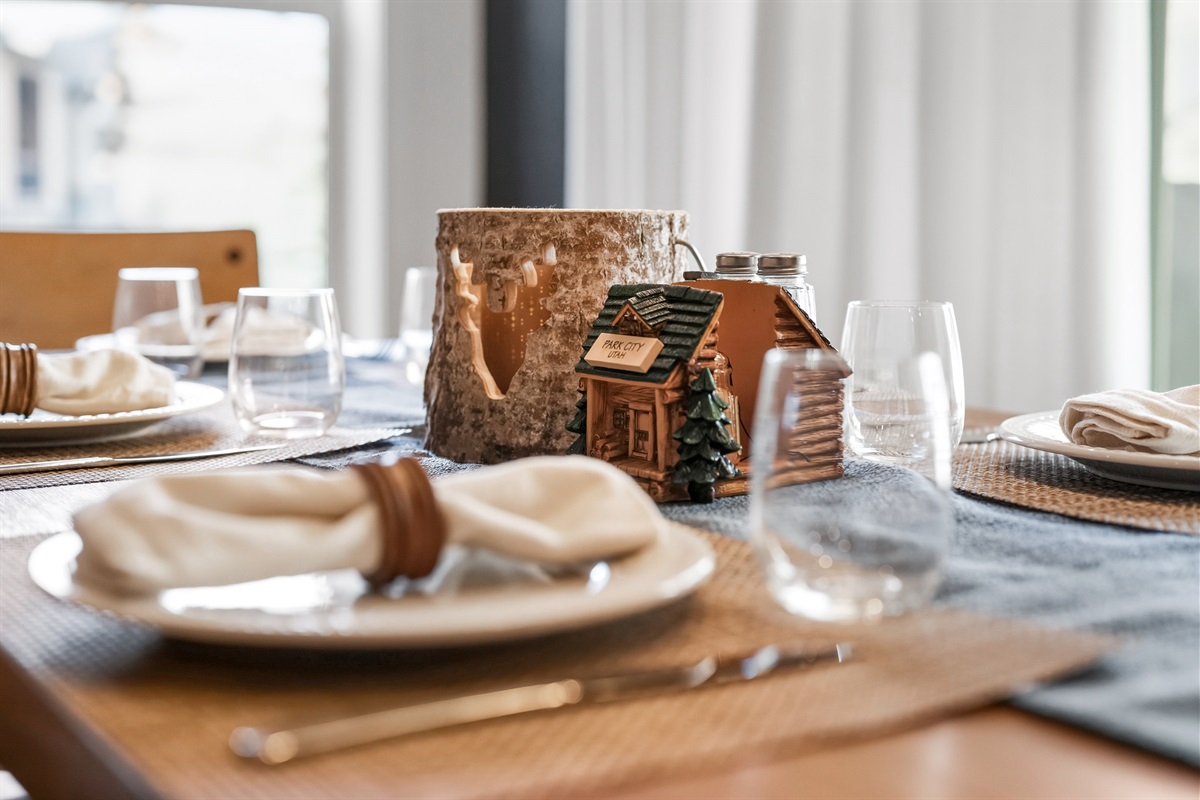 Dining Area with Seating for Six