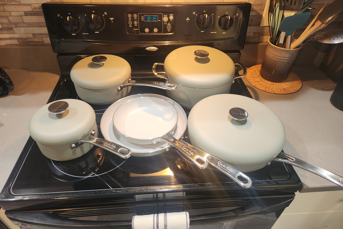 Cook an amazing meal with our brand new cookware set