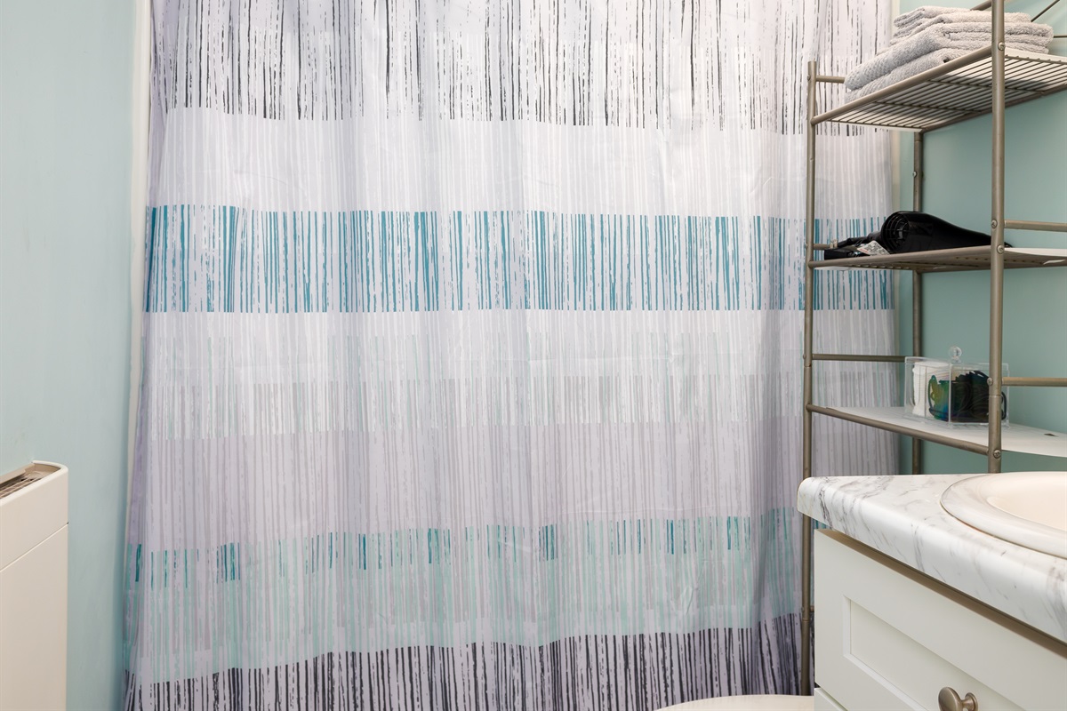 Cozy and spotless bathroom