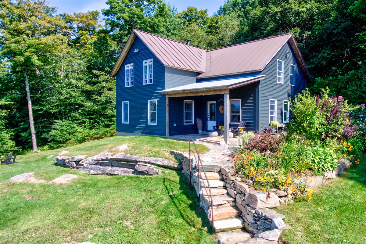 Mountainside Retreat with Stunning Views Point Break Management Group