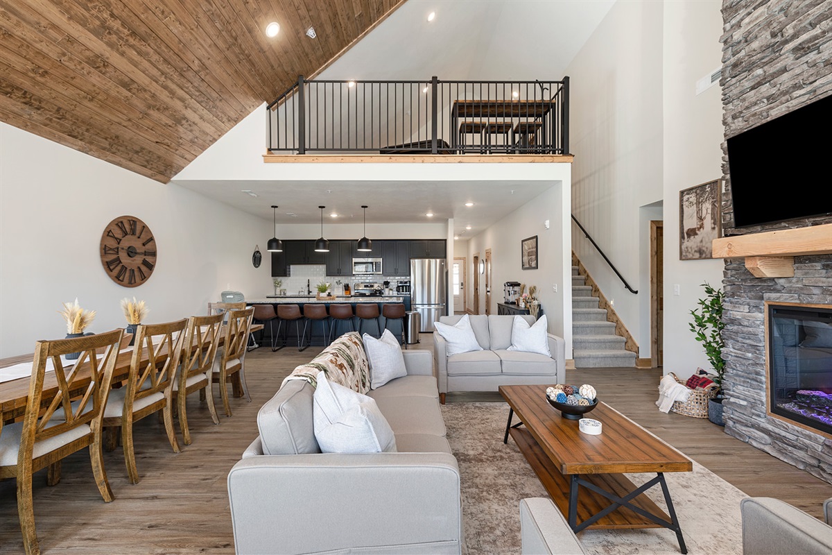 Welcome to Poolside Lodge!