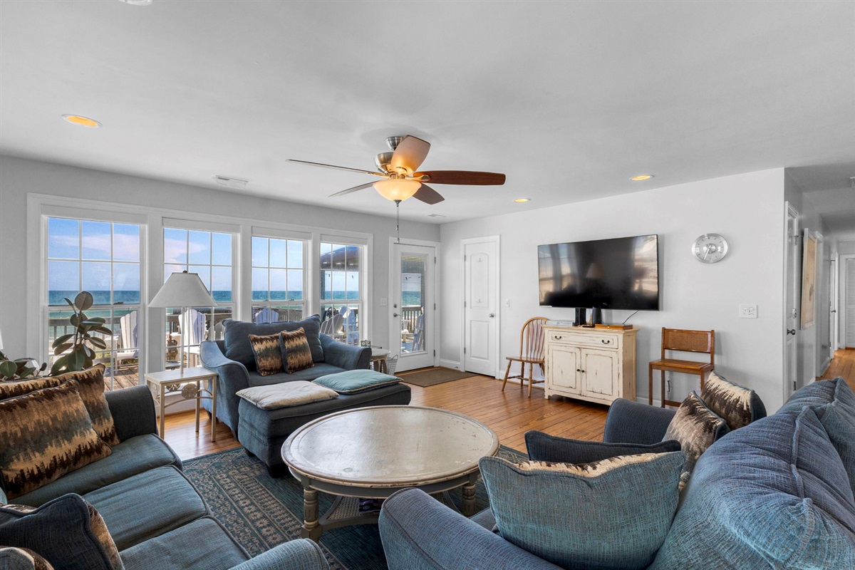 Spacious living room