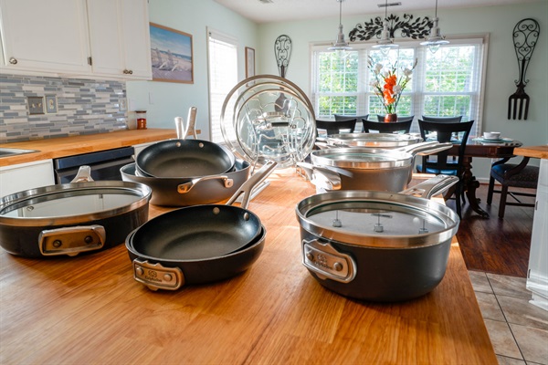 Kitchen, Island, Pots & Pans, Cookware
