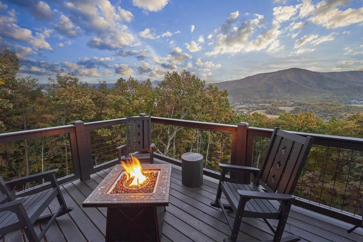 Enjoy the fire and watch beautiful sunsets from the balcony