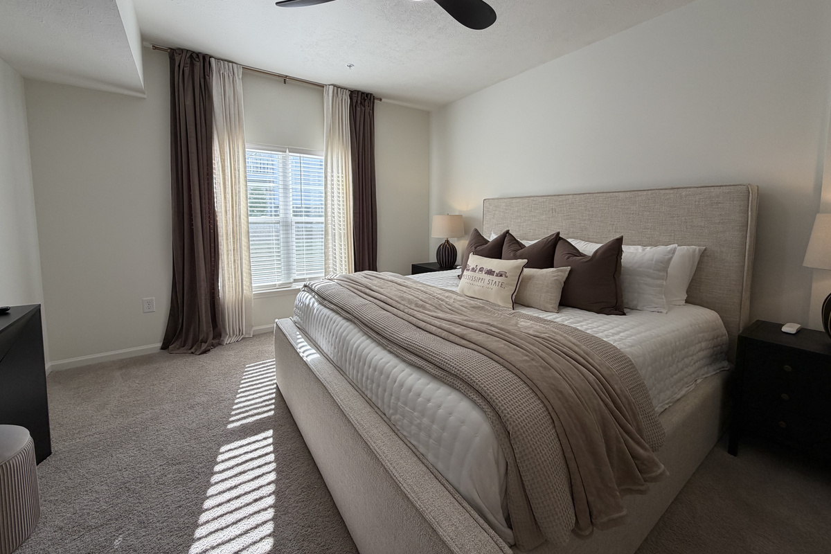 Maroon and Oak 1878 — vacation rental by Stay'ca, photo 7