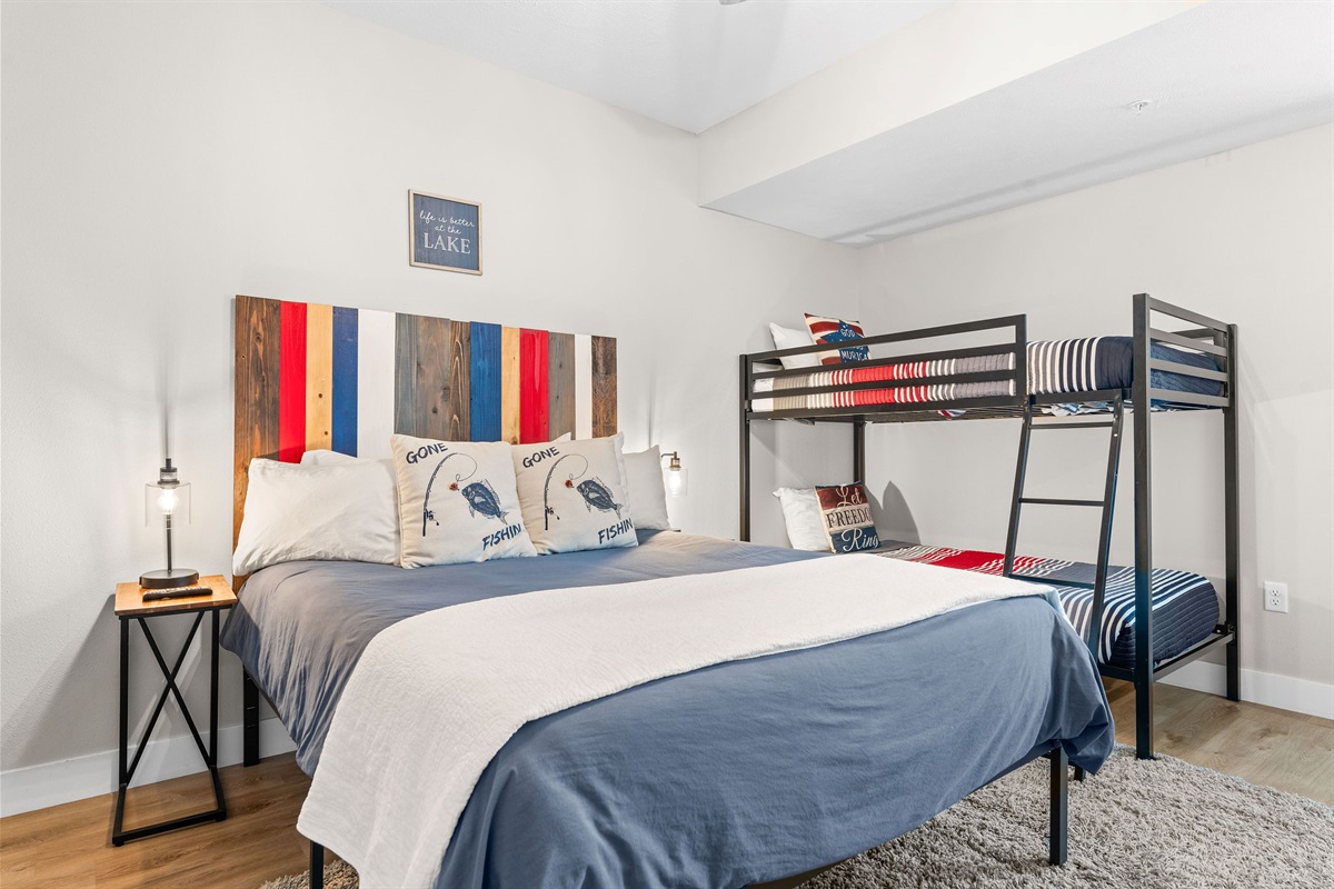 Lower Level Queen with Twin Bunks