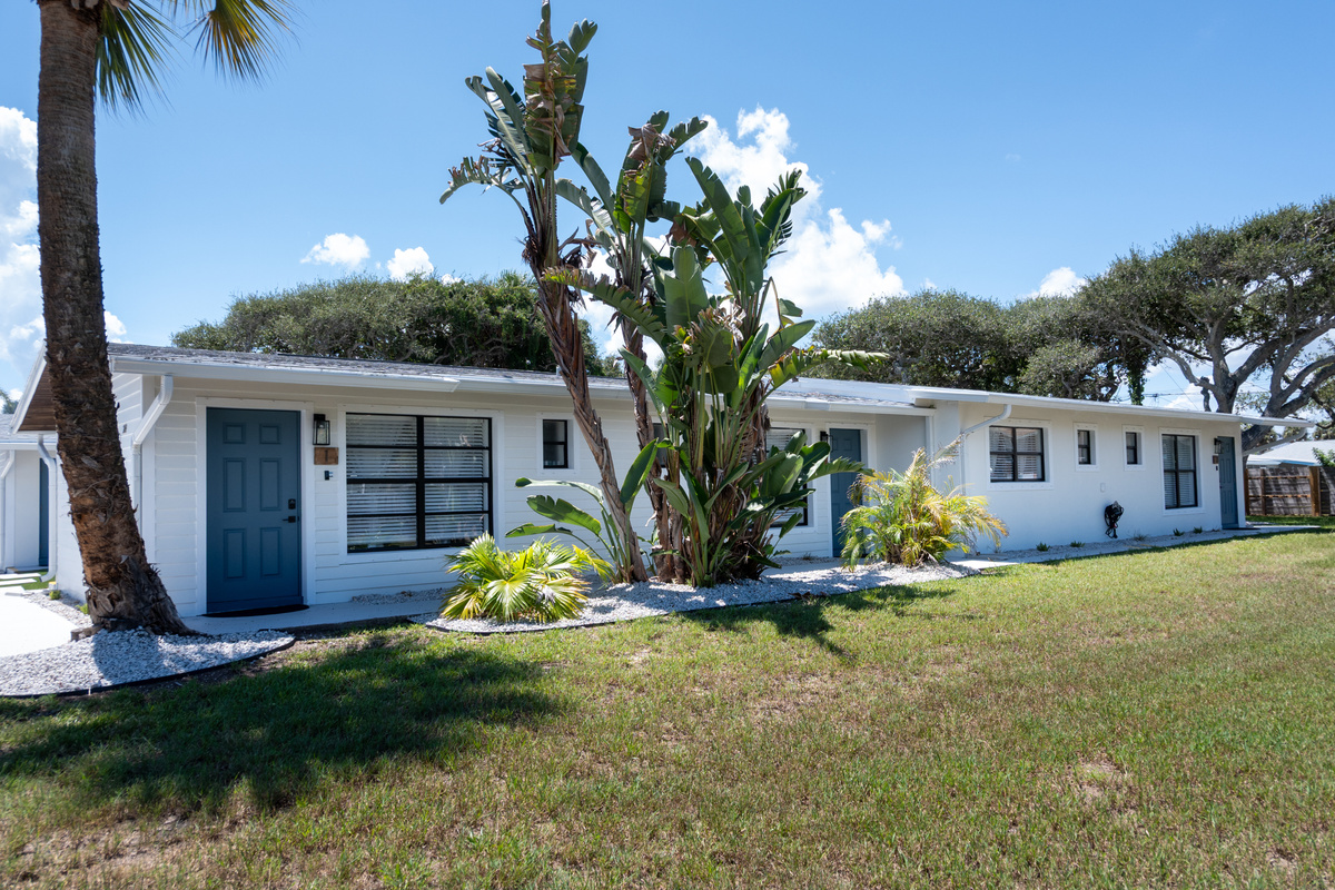 Coral House exterior - Shell Tide and Sunset suites