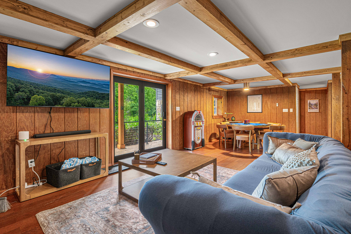 Relax among rustic charm and stunning mountain views—perfect for unforgettable gatherings!