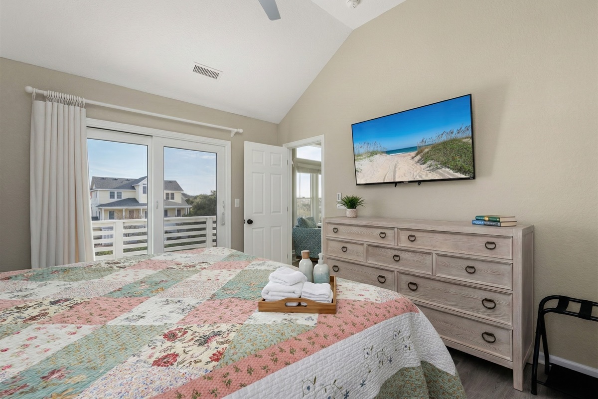 Wake Up to the Sound of Waves – Master Suite Bliss.