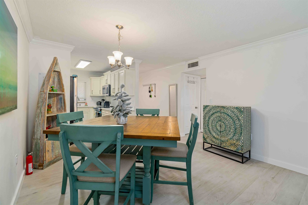 Dining Table Seats 4