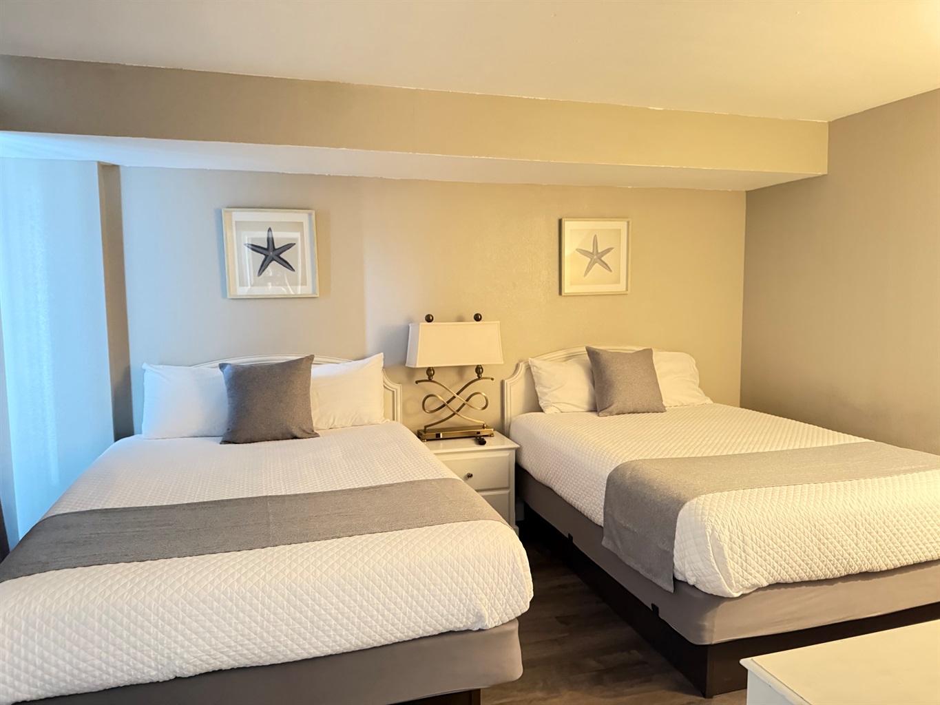 Second bedroom with two queen beds