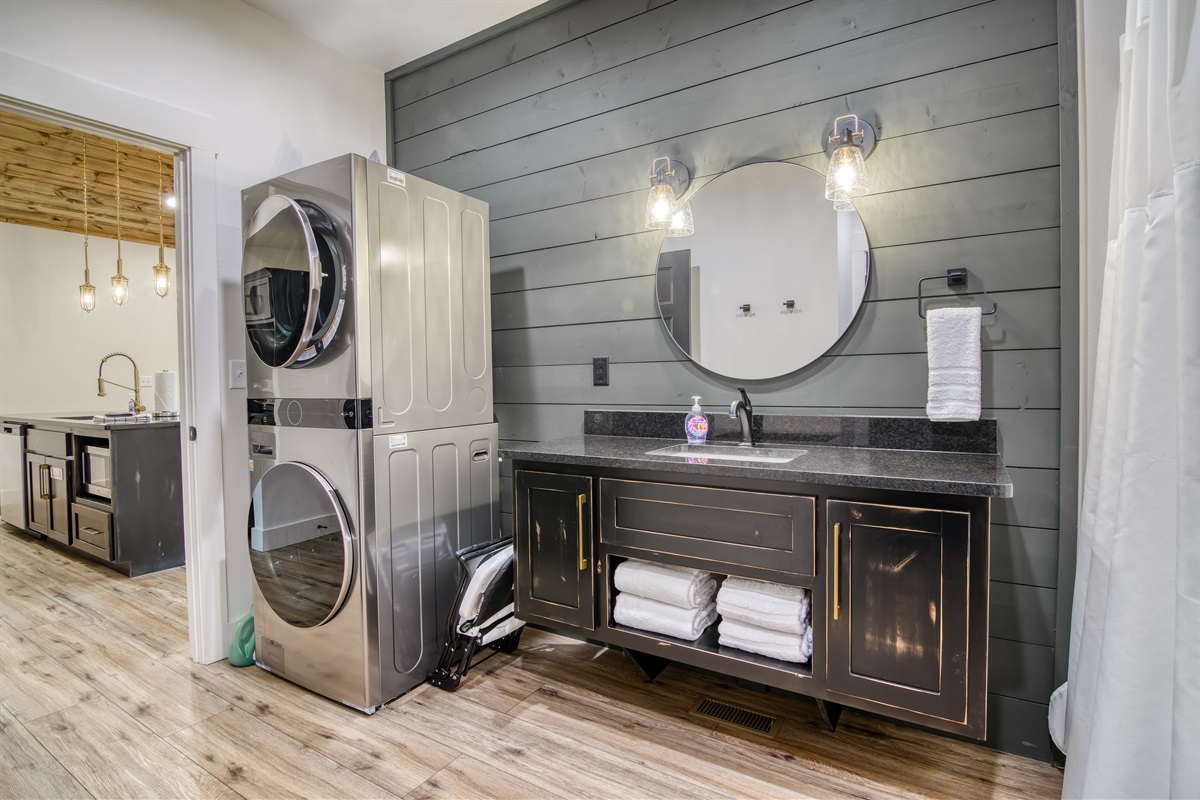 Washer/dryer in main bathroom