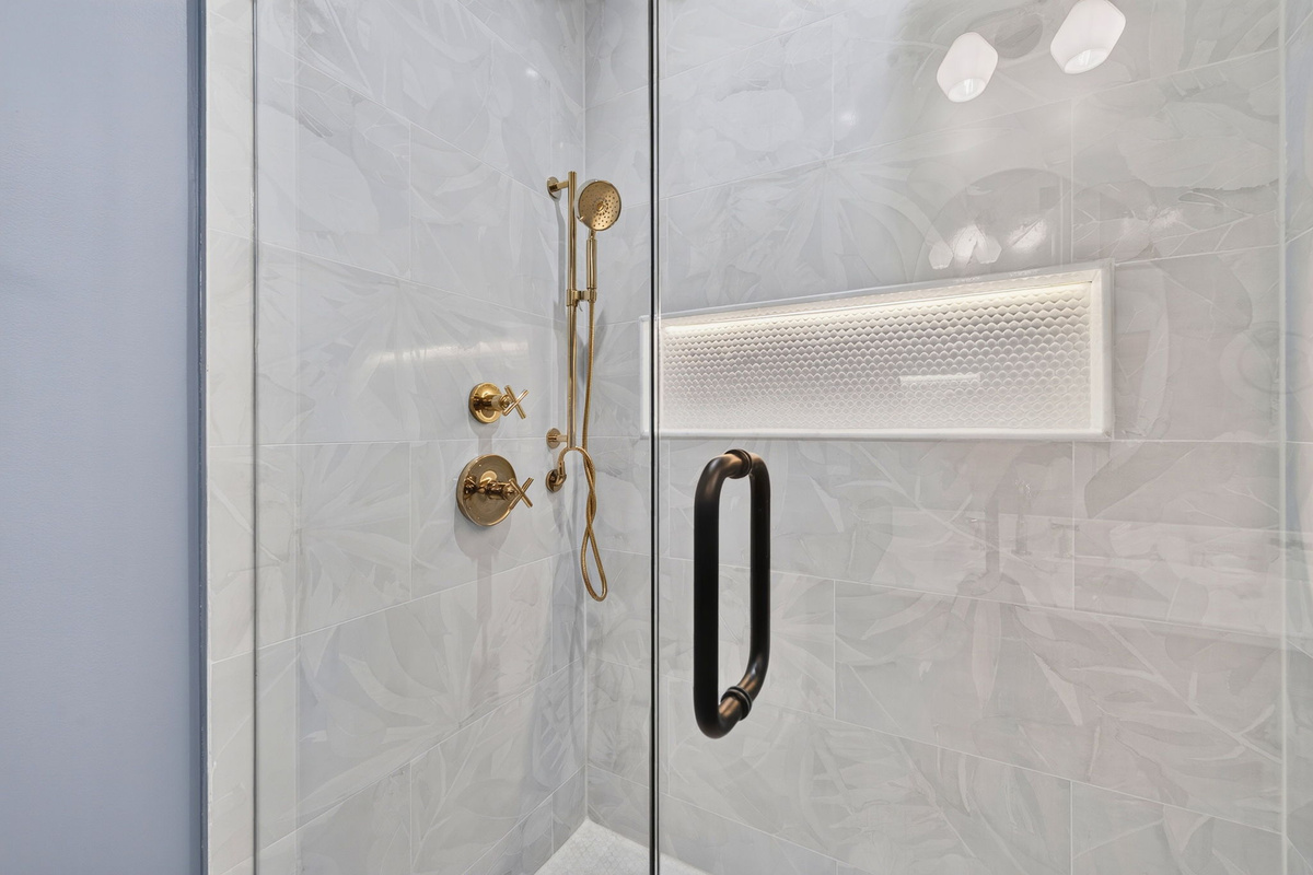2nd Floor Bathroom 4, Ensuite | Rosewood Retreat | 2605 Palm Blvd, Isle of Palms, SC | IOP Escapes