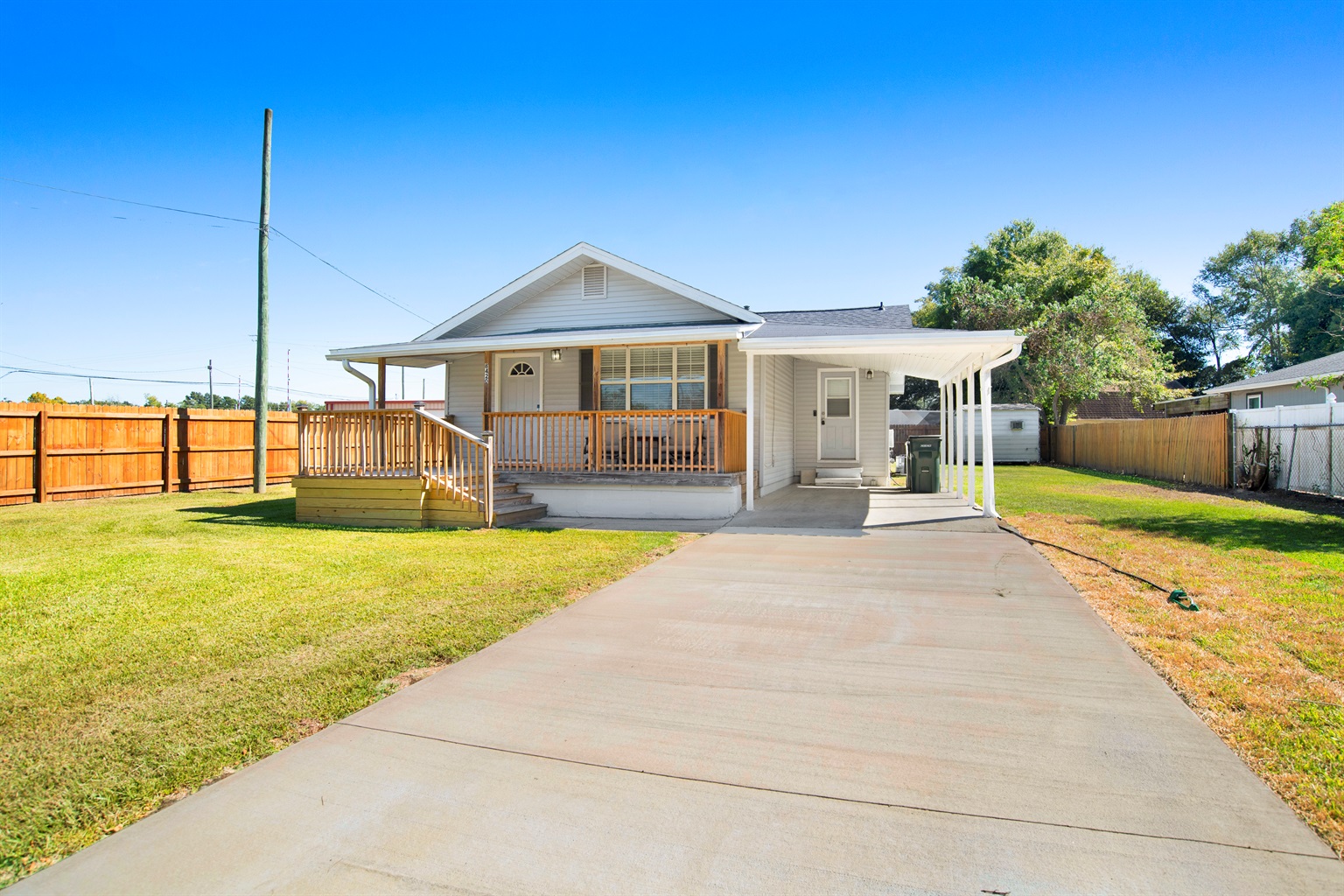 Cozy Cottage with plenty of parking