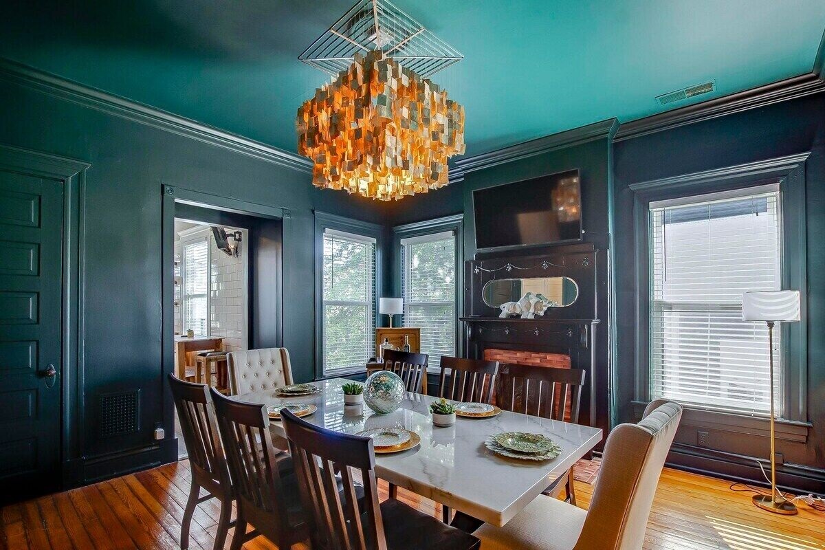 The massive historic Bonnycastle Villa is within walking distance of some of the area's best boutique shops and local restaurants. Dining room, bourbon tasting, and game room.