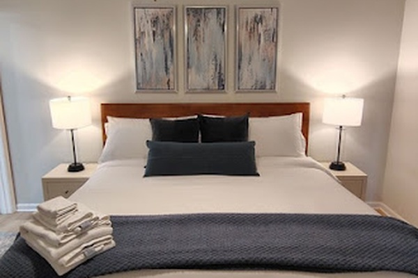 Luxury 2BR/2BA Condo | Walk to Notre Dame, photo 24