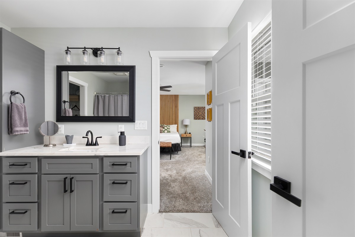 Attached bathroom to primary room