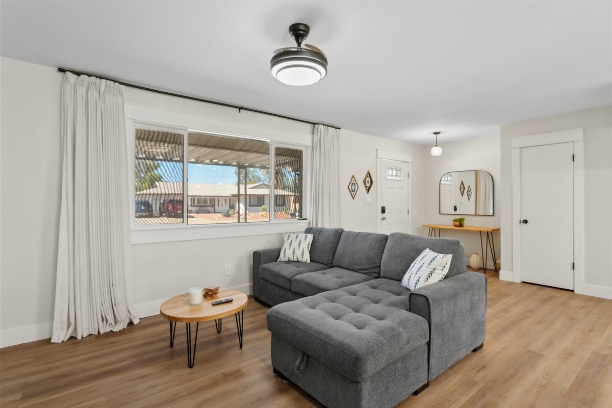 Bright & Modern 2BR/1BA – Sun City Escape — Bright & Modern 2BR/1BA – Sun City Escape, Sun City, Arizona — photo 3