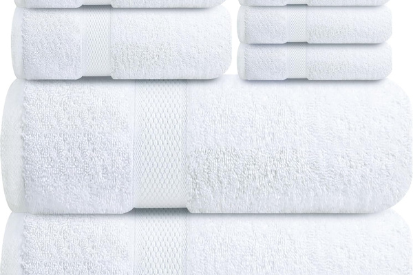 Luxury bath towels, hand towels and washcloths are provided for guests.