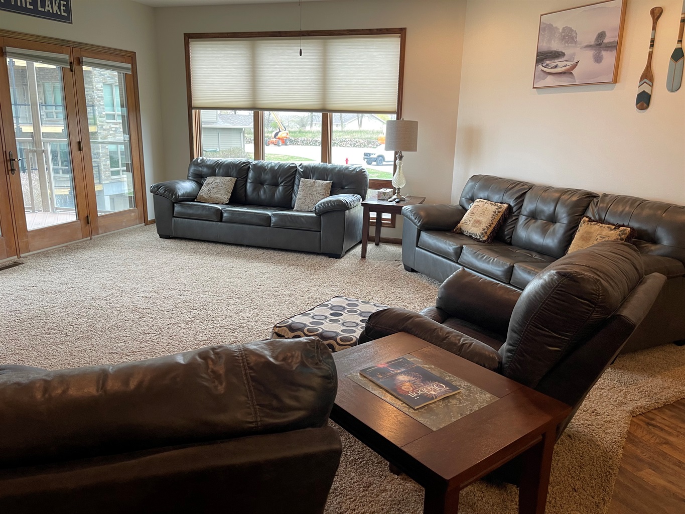 Living Room w/Queen sleeper sofa