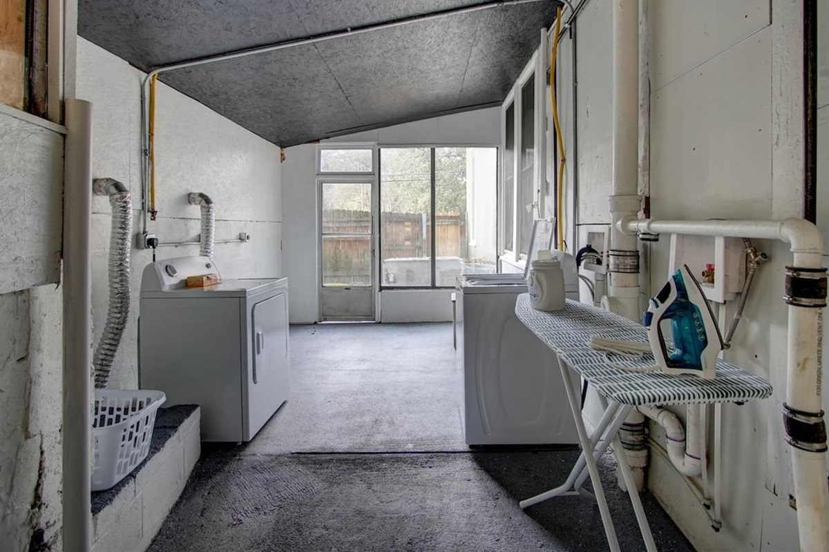 laundry area off kitchen