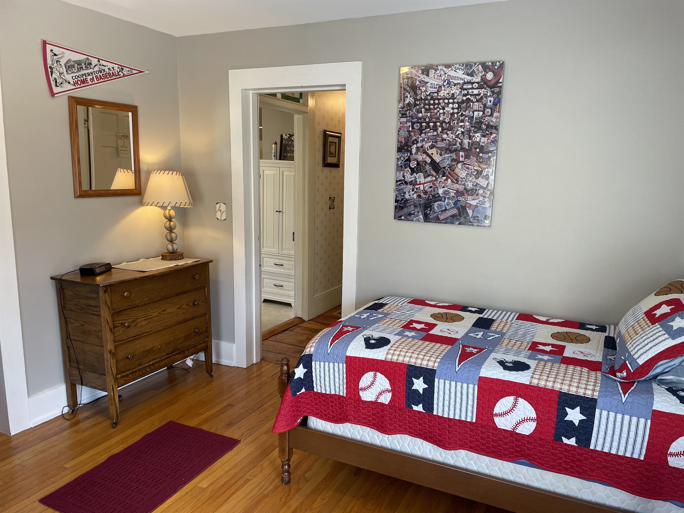2nd floor Twin + Bunkbed