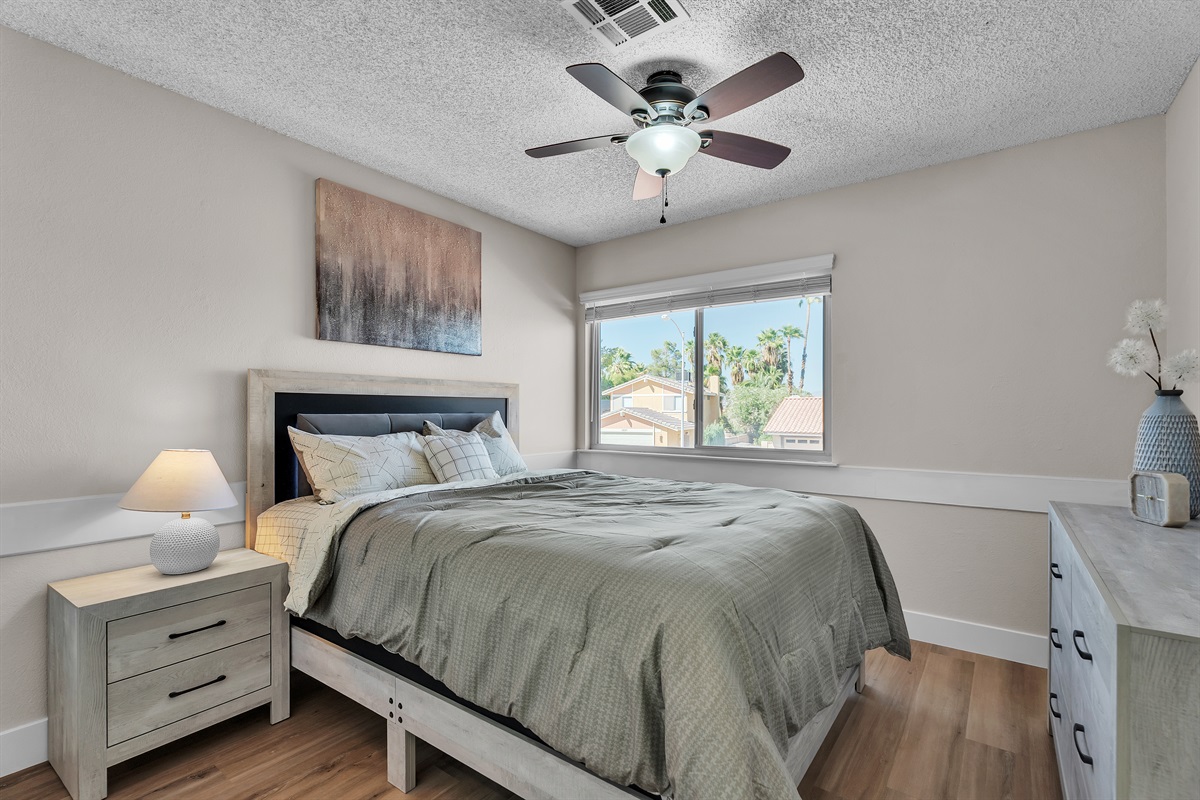 Bedroom 3 with queen bed