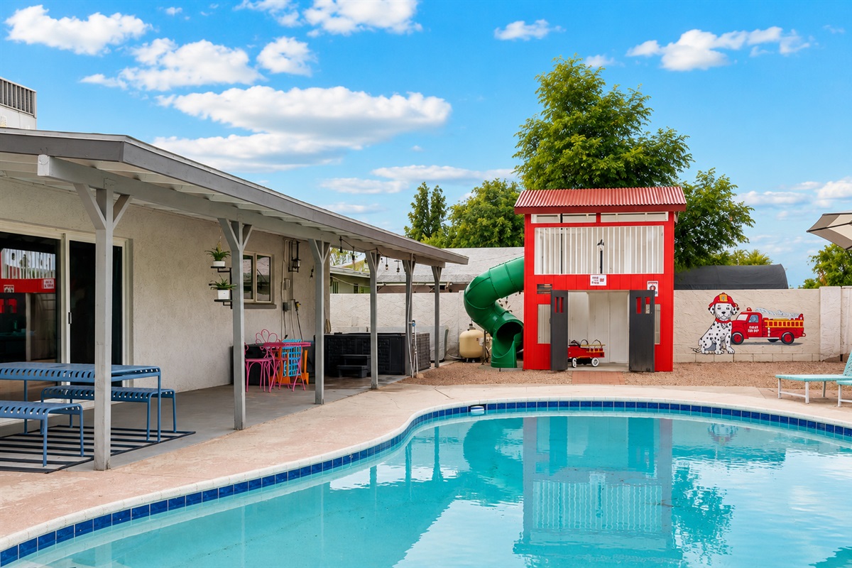tep outside to your private pool — perfect for cooling off in the Arizona sun