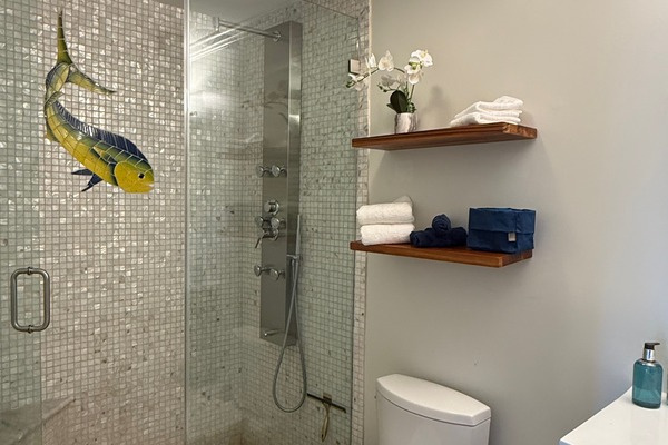 UPDATED - Luxury Frette bath linens, Dyson hair dryer, Molten Brown toiletries